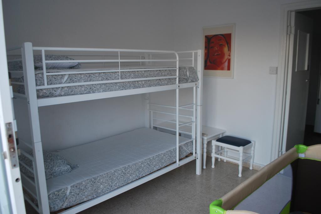 Flisvos Beach Apartments Protaras Bilik gambar