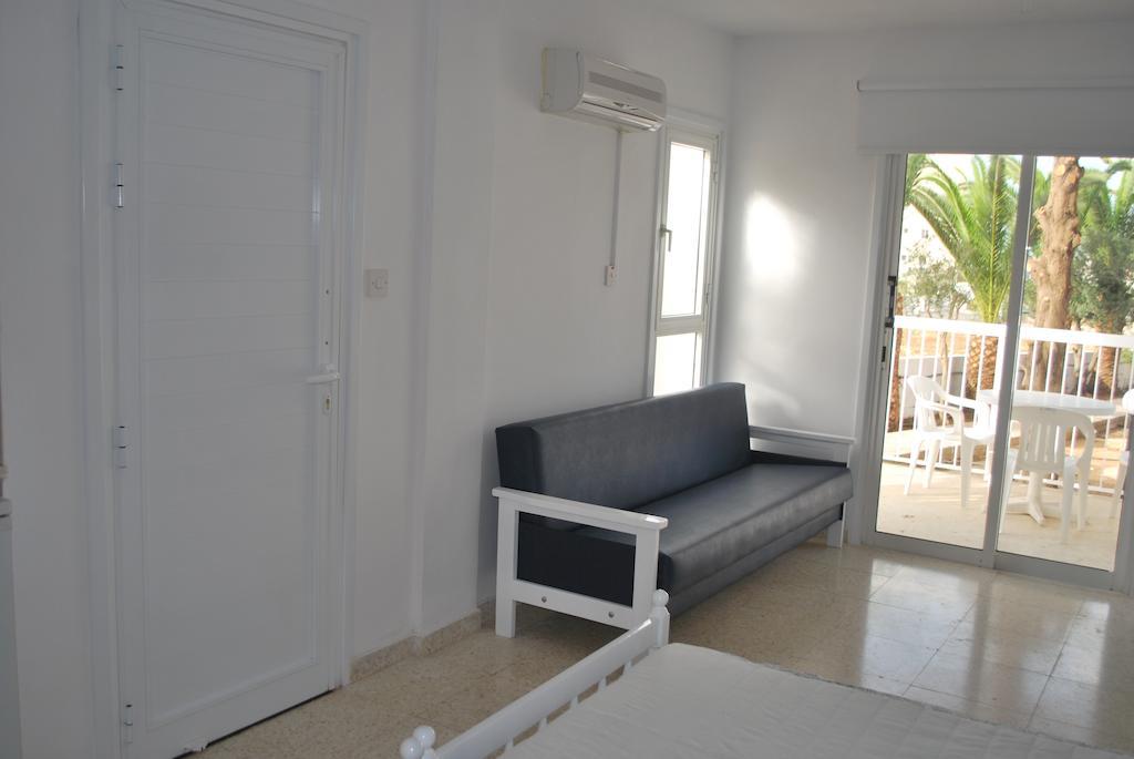 Flisvos Beach Apartments Protaras Bilik gambar