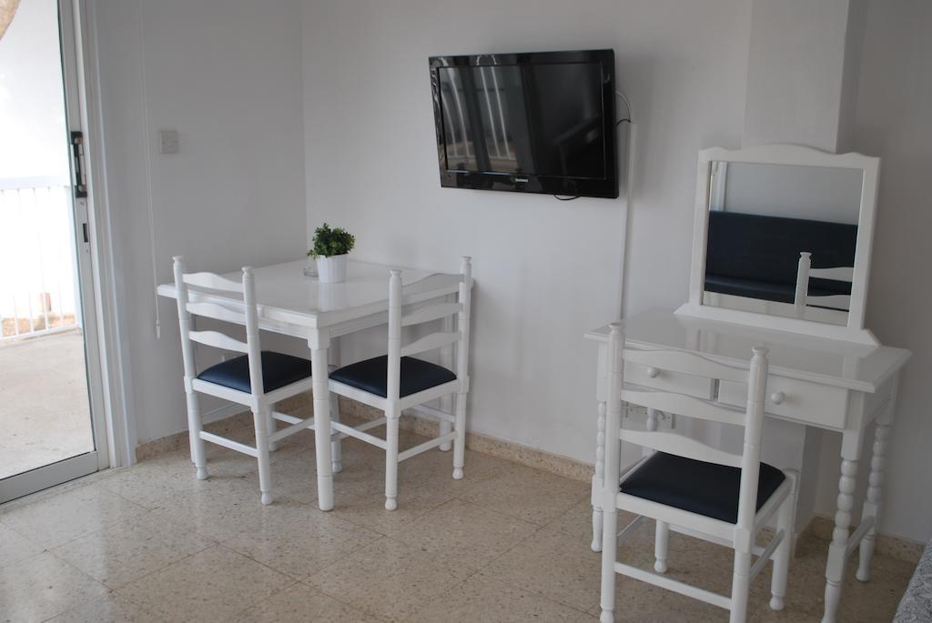 Flisvos Beach Apartments Protaras Bilik gambar